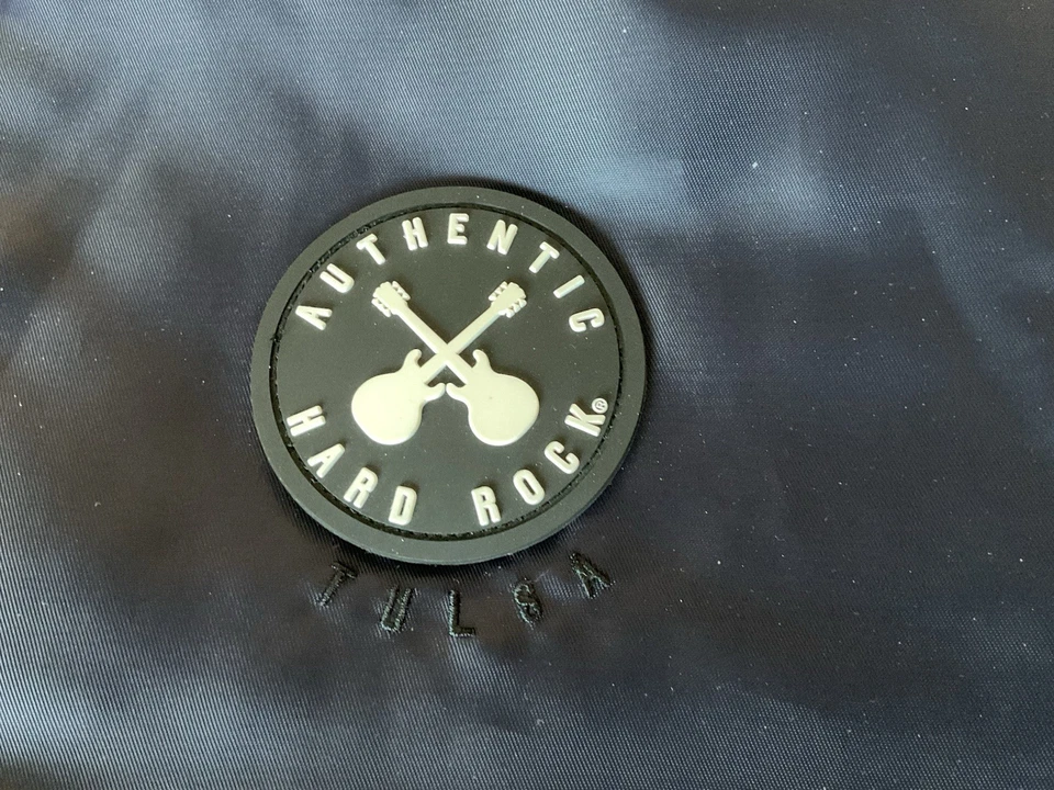 Hard Rock Guitar Co. Full Zip Quilted Navy Bomber Jacket Sz XL Hard Rock Casino - Image 2 of 4