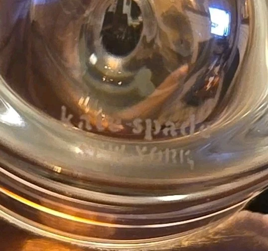 Marco de fotos y florero Kate Spade New York espejado 5x7 - Hogar moderno y elegante. Foto 2 de 4