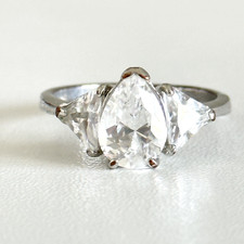 Vintage Clear CZ Sparkly Three Stone Pear Cut Silver Plated Band Ring Size 8.25