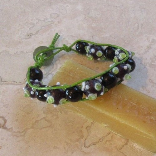 Beaded Bracelet Black Glass Pearls Black w Green Lampwork Beads on Green Leather - Picture 3 of 5
