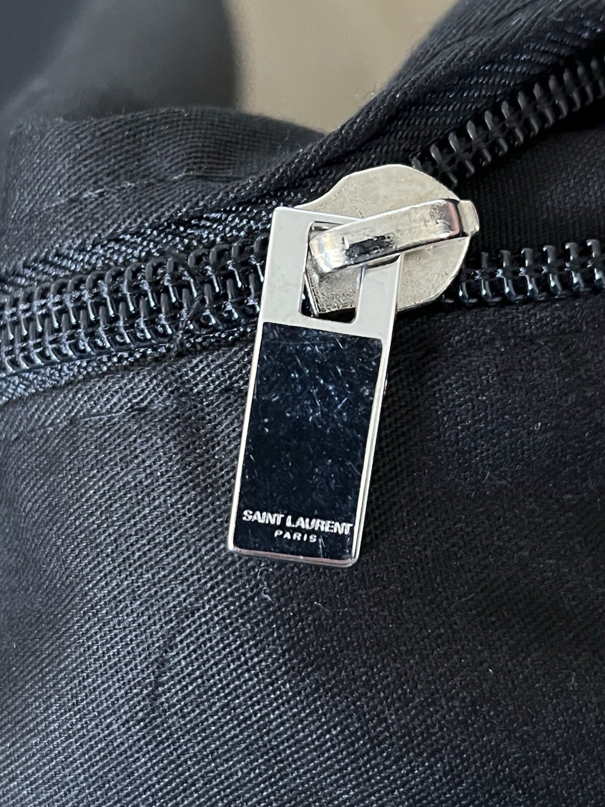 Saint laurent Borsa per Indumenti Borsa per Vestiti Nera Extra Lunga