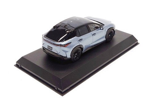 Kyosho 1:43 Lexus RZ450e First Edition in Ether Metallic - Picture 9 of 9