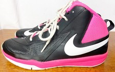 Nike Team Hustle D7 Youth Size 7Y Sneaker Shoes - Pink Black White- 747998-008