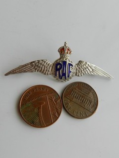 A VINTAGE STERLING SILVER & ENAMEL SWEETHEART BROOCH 'RAF' ROYAL AIR FORCE.