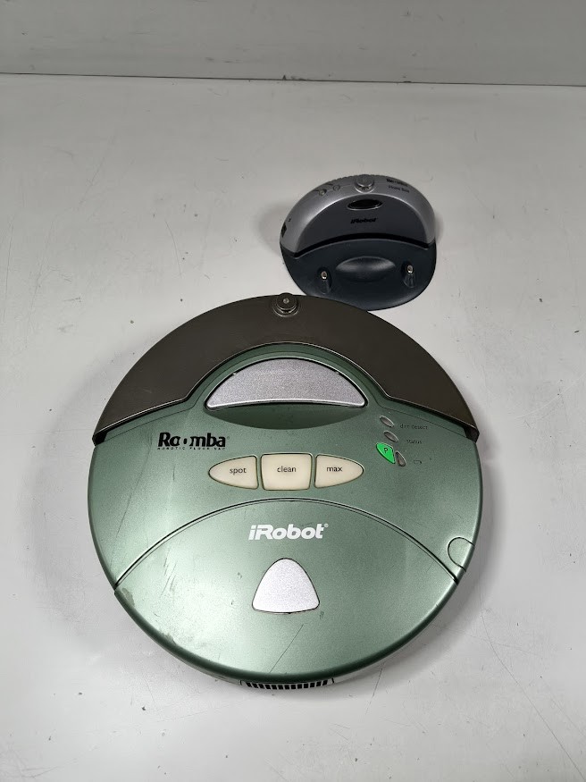iRobot Roomba 5105 Con Estación De Carga - No Probado