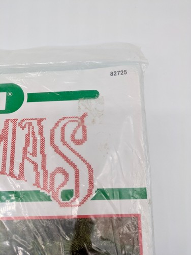 Bucilla Christmas All That Glitters Stitchery Tree Skirt and Ornaments 43" 82725 - Picture 2 of 6