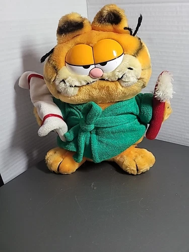 Dakin Garfield Washin Up Plush Green Bathrobe With Brush All Tags Attached