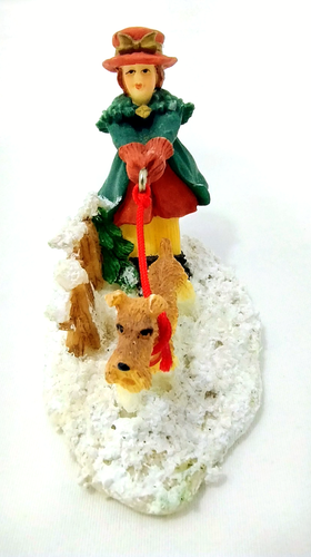 Vintage O'Well Christmas Village Figurines - Woman w/Dog & Family Snow -Set of 2 - Picture 8 of 9