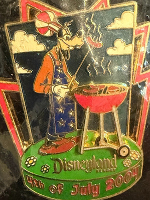 Disney Pin DLR 4th of July 2004 Goofy BBQ LE 1000