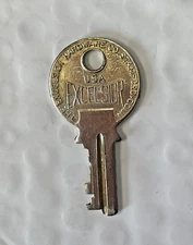 Vintage Excelsior #4350 Key-Luggage Steamer Trunk, Suitcase, Briefcase...NEW