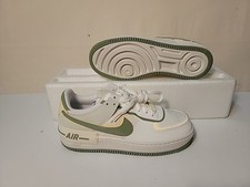 NIKE WOMENS AF1 SHADOW PALE IVORY/OIL GREEN FN6335 101 SIZE: 9