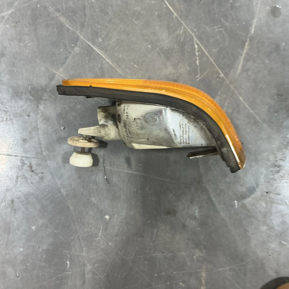 Luz intermitente izquierda Mercedes Benz 500 SEC 1986-1991 original Bosch OEM C126 Foto 2 de 4