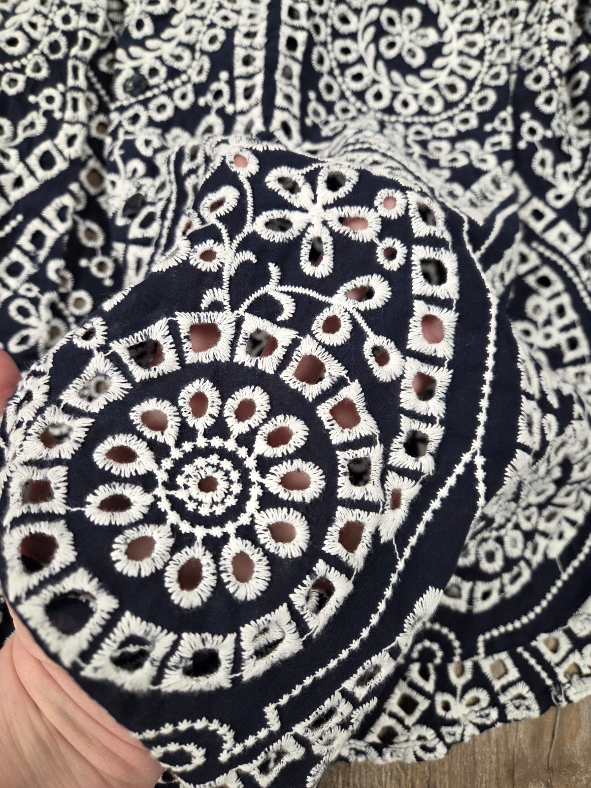 Chicos Eyelet Billow Button Down Long Sleeve Shir… - image 2