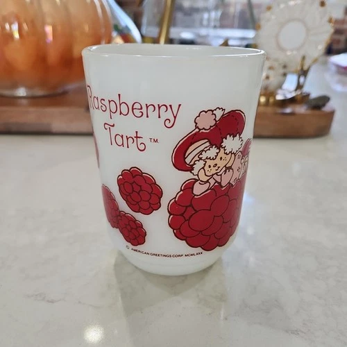 Vintage 1980 American Greeting Raspberry Tart Anchor Hocking Milk Glass Mug USA