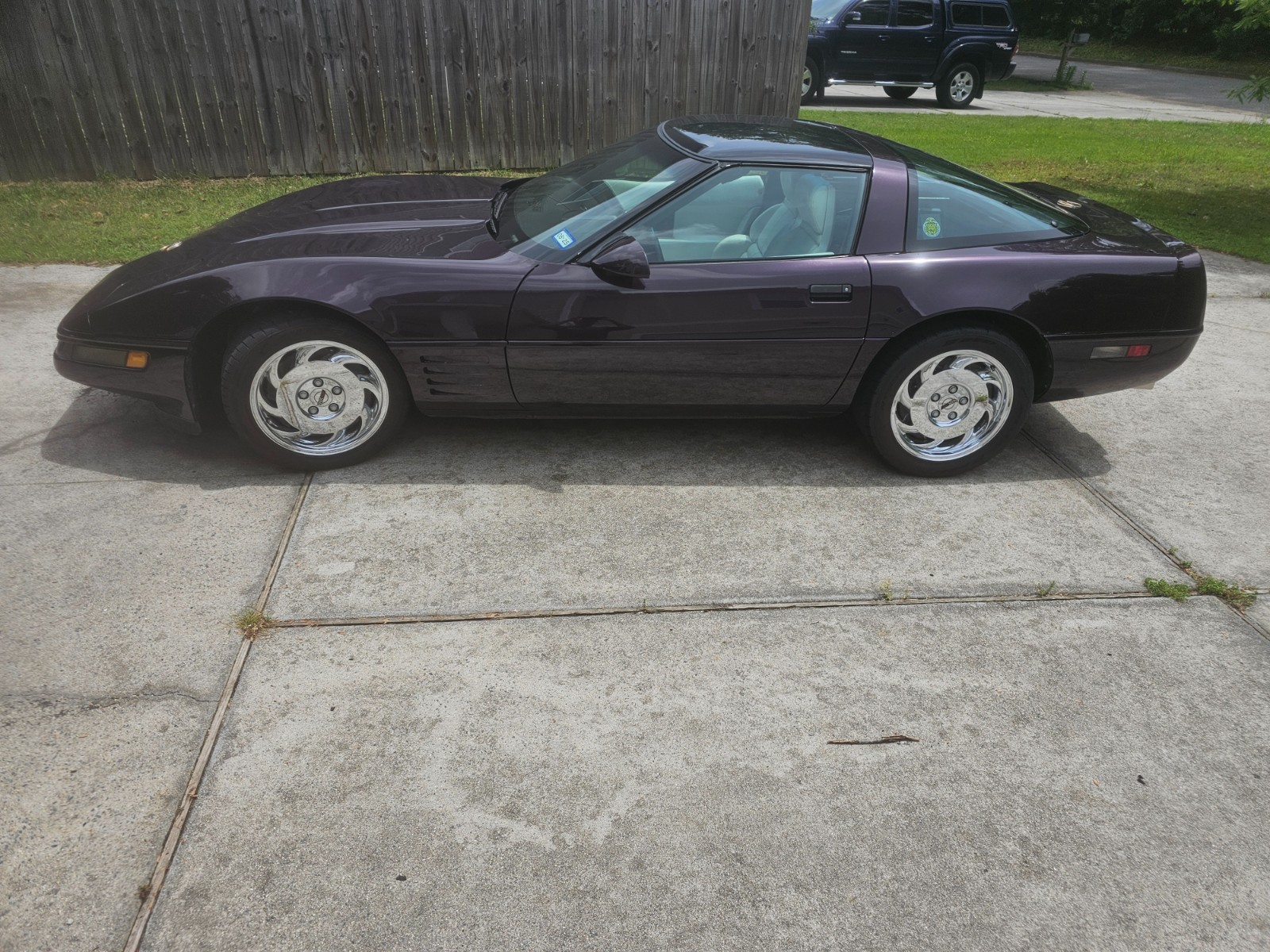 1993 Burgundy Chevrolet Corvette   | C4 Corvette Photo 2