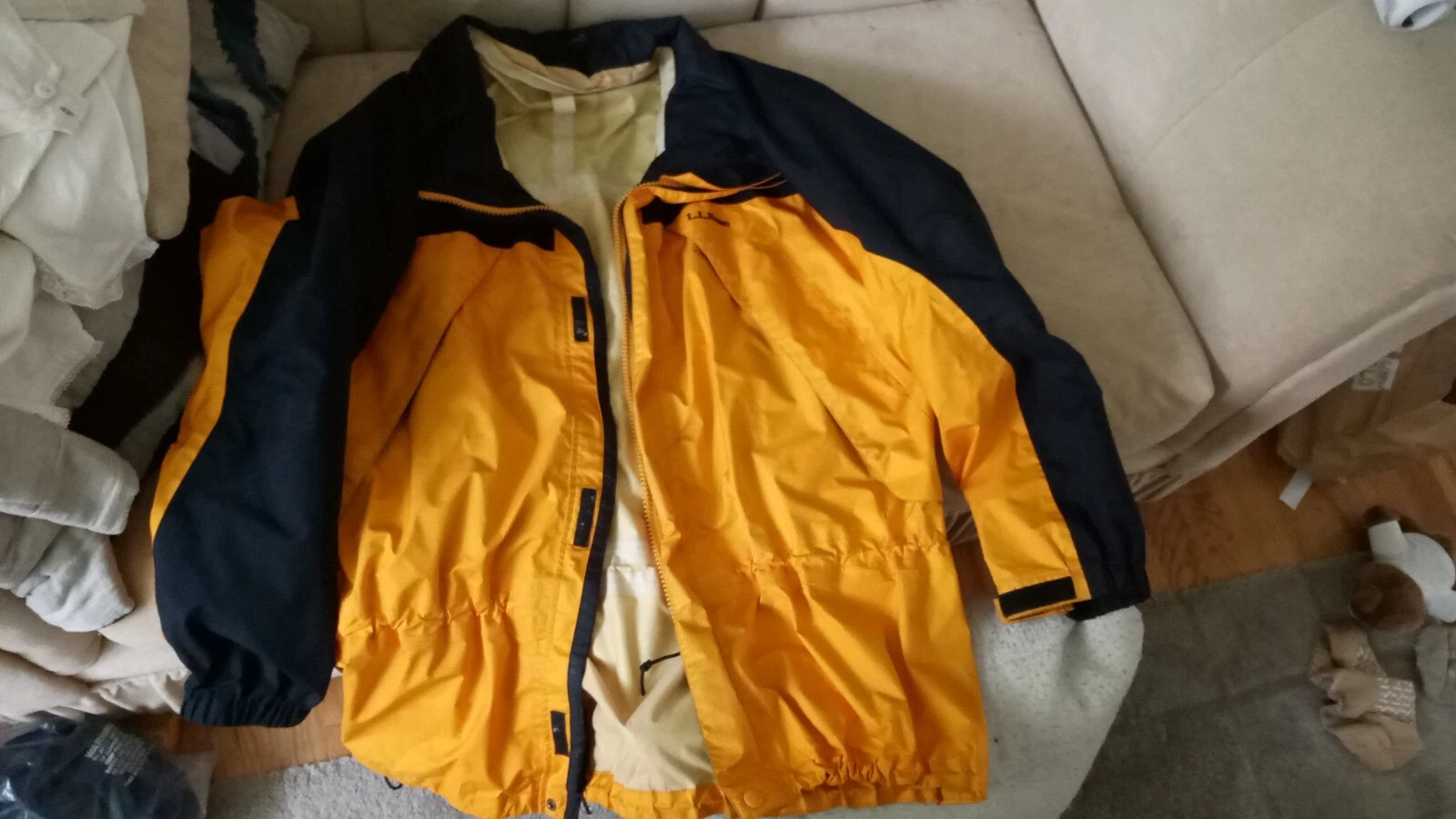 L. L. Bean Raincoat, medium yellow, waterproof lightweight mens size Extra Large