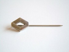 Renault silberfarbene Anstecknadel 1,7 g