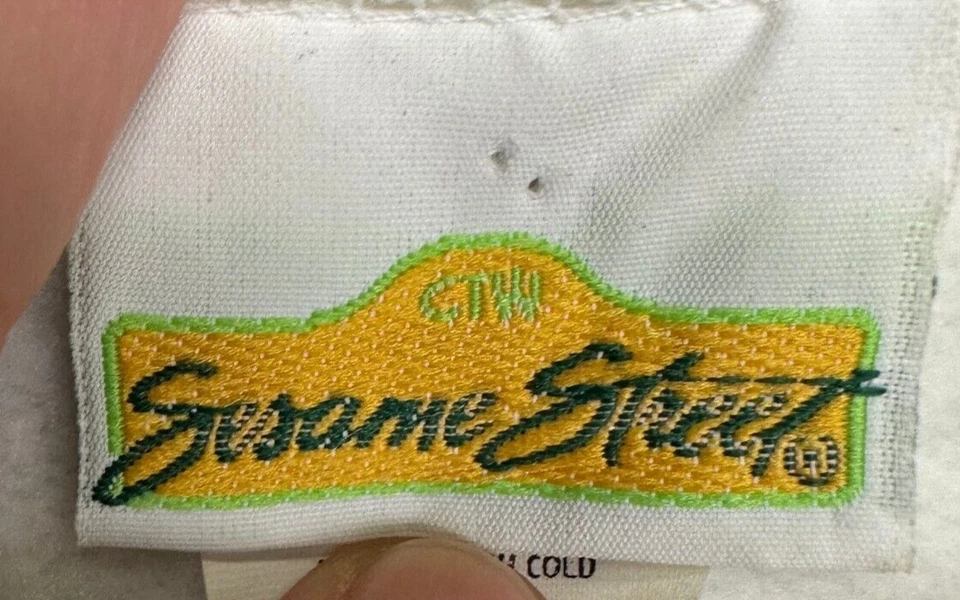 VINTAGE Sesame Street Sweater Unisex Large White Tickle Me Elmo Crew Sweatshirt - image 4 of 4