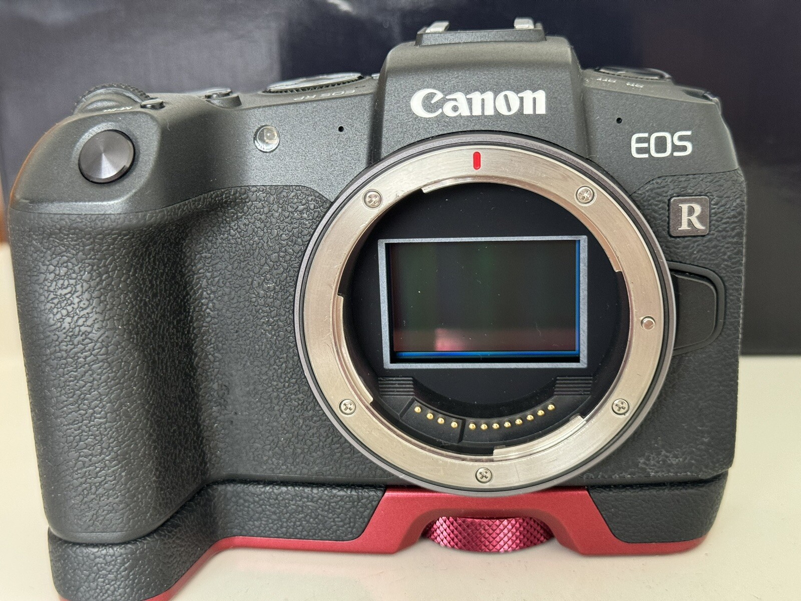 Canon EOS RP 26.2MP Mirrorless Camera (Body Only) Excellent Condition
