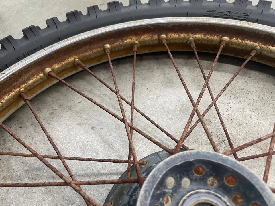 85-13 HONDA XR 100 CRF 100 XR 100R CRF 100F OEM RUEDA DELANTERA LLANTA DELANTERA OXIDADA Foto 4 de 4