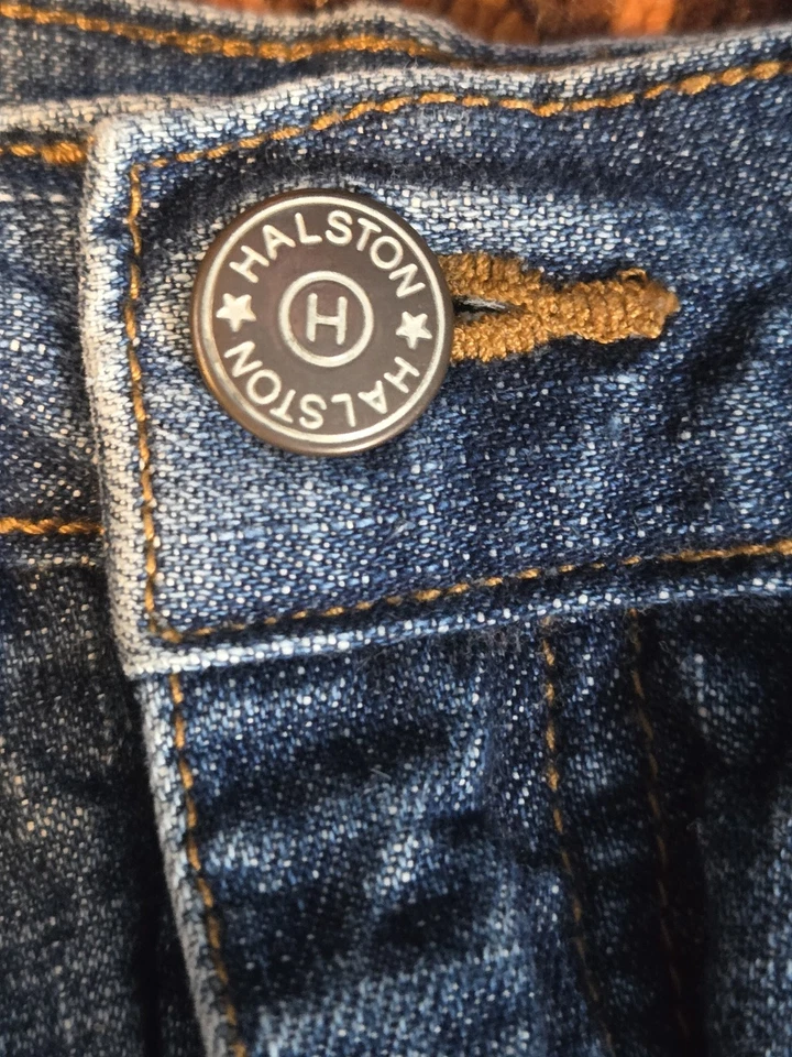 Vintage 80s  90s Halston Women’s Jeanswear high waist Mom Shorts  - Image 3 of 4