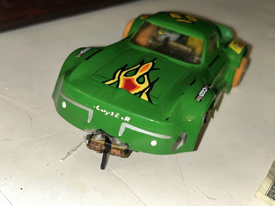 2 VINTAGE 1/24 32? JUGUETE DE TRABAJO PARMA O REVELL GTX2 Chevy Corvette COCHE RANURA Foto 3 de 4