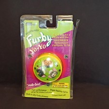 Tiger Electronics Furby Yo-Yo Green 1999 Bright Flashing Lights Built-in Phrases