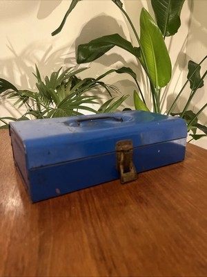 Vintage Metall Werkzeugkasten Koffer Made In Germany sehr guter Zustand einige Gebrauchsspuren