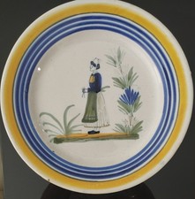 ASSIETTE ANCIENNE FAIENCE DE QUIMPER, HENRIOT, LA BRETONNE