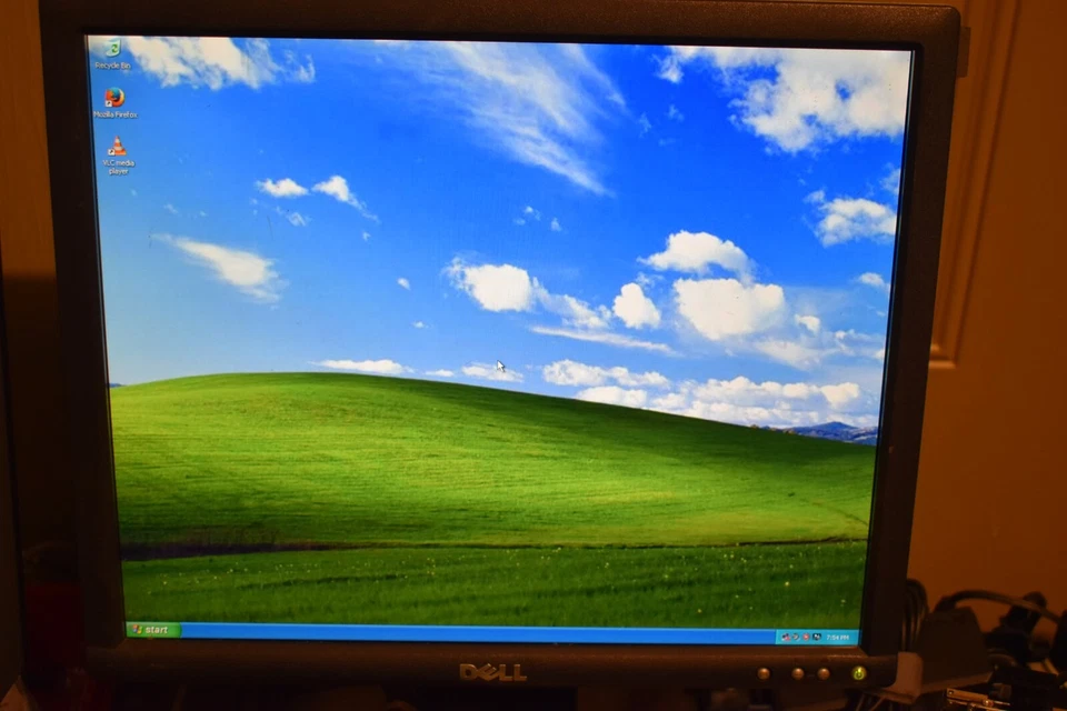 Dell Optiplex 7010 Quad Core i7-3770 3.4GHz 4GB RAM 1TB HDD Windows XP Pro - Image 2 of 4