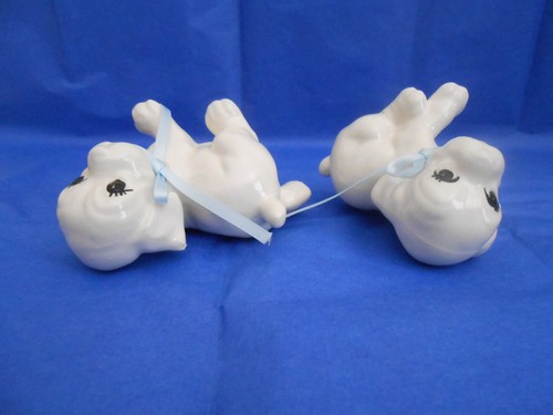 Cuccioli con nastri blu set 2 statuine in ceramica bianca - Foto 12 di 12