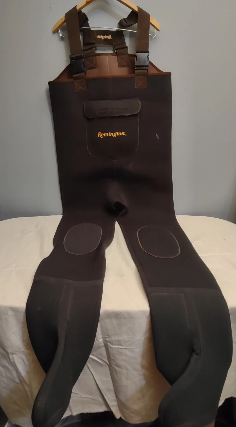 Remington Fishing/Hunting Chest Wader Green w/Brown Suspenders Size Large