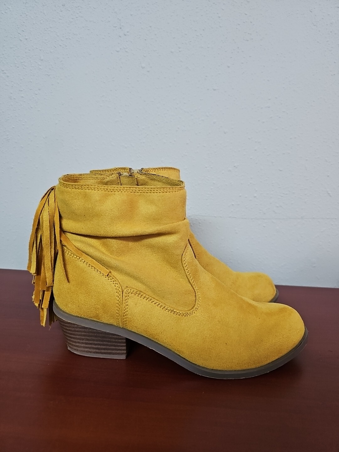 NOT RATED Women's Boots Yellow Color Upper Fabric Zipper Fringe Back.Size 7.5