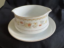Gravy Boat or Sauce Bowl Royal Gallery DUCHESS 5742 (Fixed Under-plate)