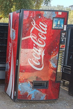 Vendo V-Max 840 Vending Machine Coke 