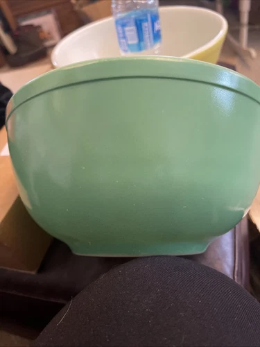 Pyrex 403 Green Mixing Bowl - 2½ qt - Primary Colors - Vintage - USA Made MCM