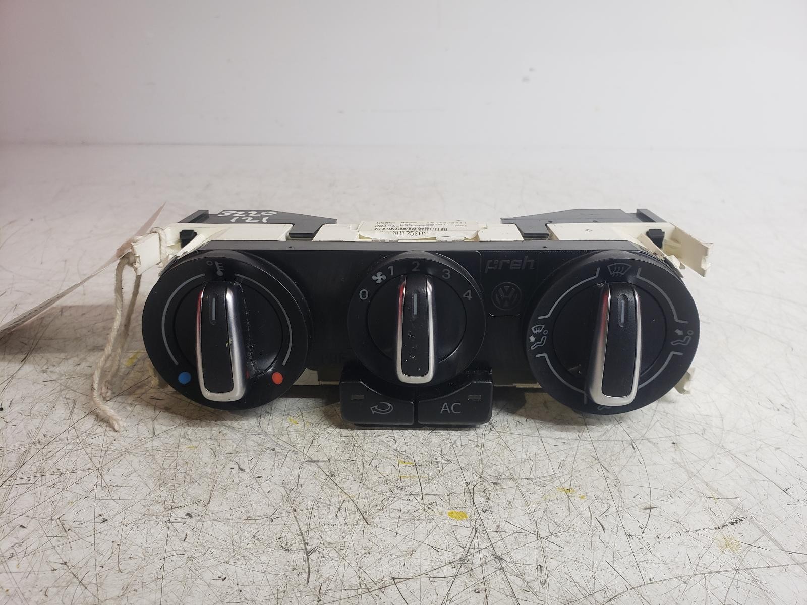 VOLKSWAGEN POLO 6R MK5 2011 HEATER CONTROL PANEL MANUAL AIR CON