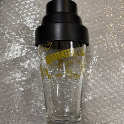 Vtg Beefeater Gin Glass Martini Cocktail Shaker Barware w/ Strainer