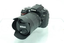 Nikon D90 & Nikon AF-S DX Nikkor 18-105 mm f/3.5-5.6 G ED VR | 64685