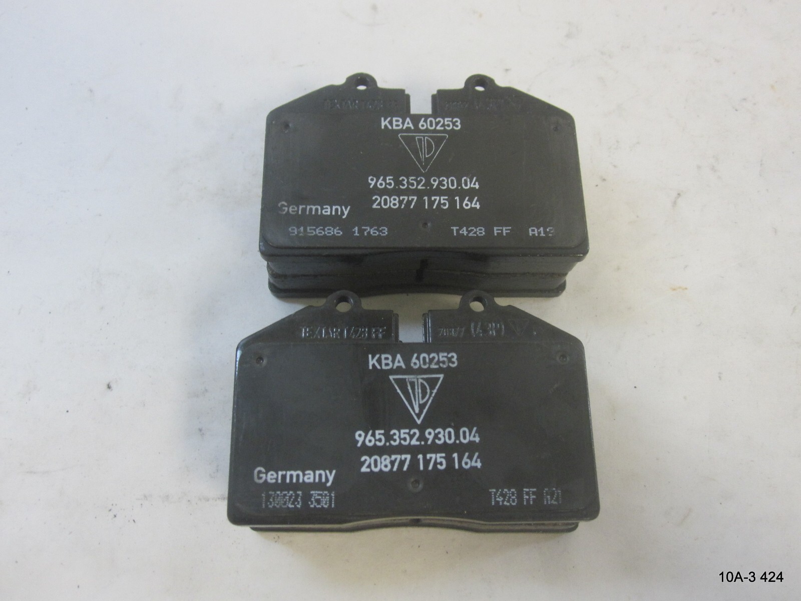 Genuine OEM Maserati 673010317 Rear Brake Pads NO HARDWARE