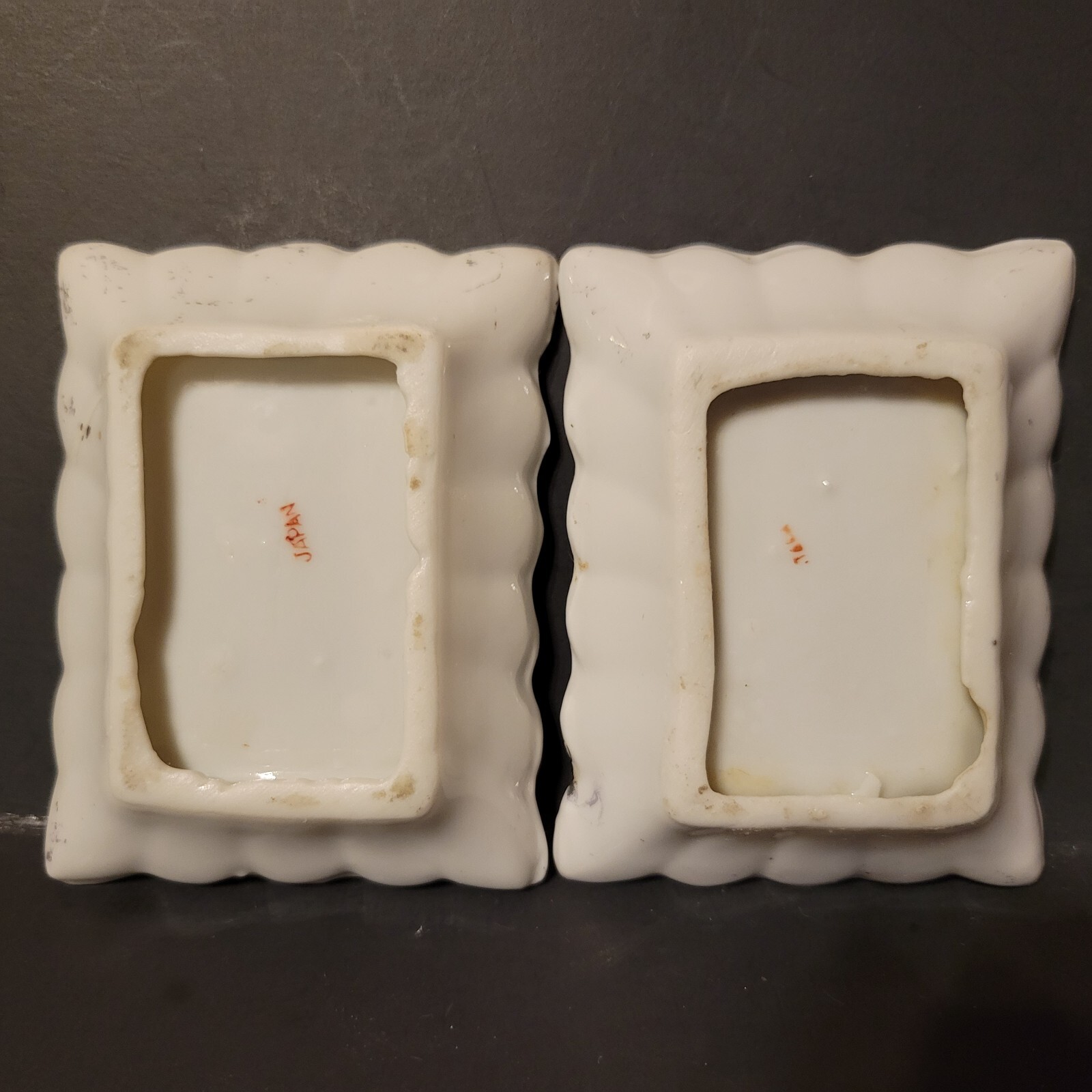 Vintage 4 pc vanity set Moss rose pattern ash trays, lighter, and cigarette box