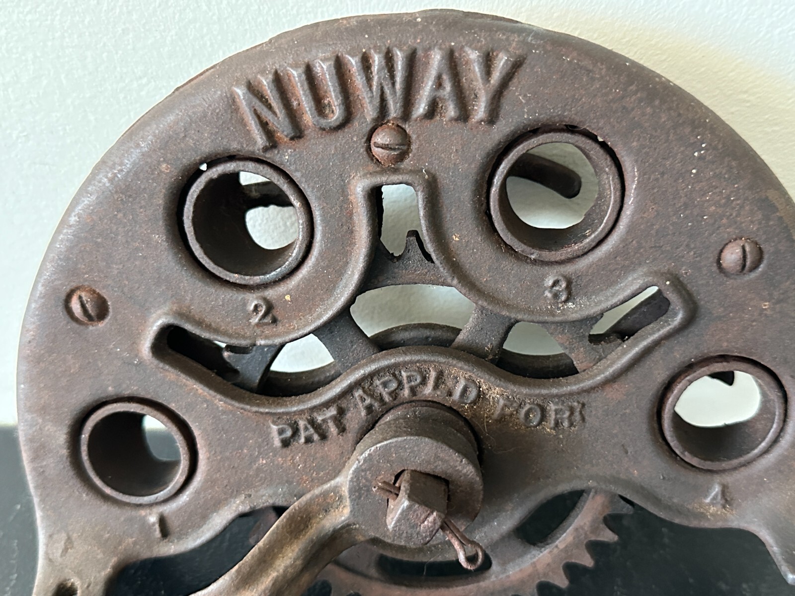 Rare Antique Primitive "NUWAY" 4 Hook SMILEY FACE Cast Iron Rope