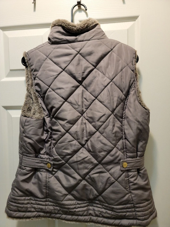 KC Collections Women’s Large Gray Reversible Vest Quilted Faux Fur Full Zip - Image 3 of 4