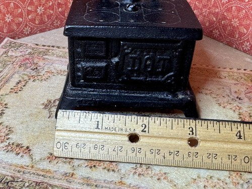 Vintage Miniature Cast Iron DOT Stove Coin Bank Cook With Cash 3.5 x 4 inch - Picture 9 of 11
