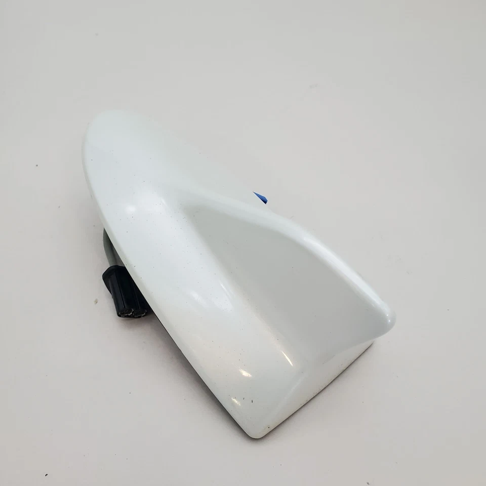 Lexus IS250 IS350 2009-2013 antena de techo aleta de tiburón exterior OEM blanco Foto 4 de 4