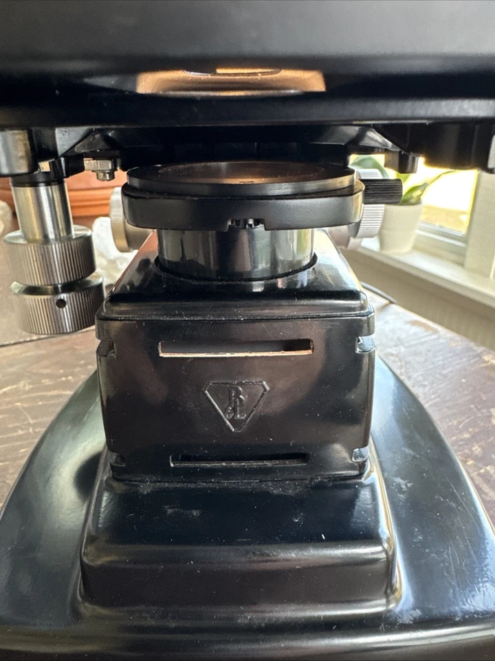 MICROSCÓPIO VINTAGE BAUSCH & LOMB COM LENTES - Imagem 4 de 4