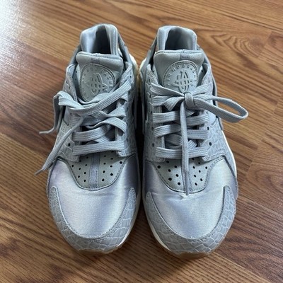 Nike Air Huarache Gray Low Top Lace-Up Sneakers Rubber Outsole 318830-012 NWOB