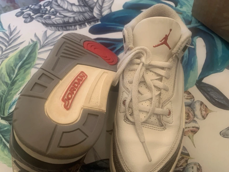 Tênis juvenil Air Jordans tamanho 3 - Imagem 2 de 3