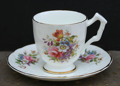 Porzellan Mokkatasse '' Hammersley '' Fine Bone China '' Blumenbouqet ''  !!! Nr. 56