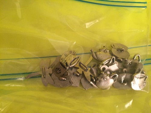 Rare VINTAGE many sets of Xmas BUTTONS, BELLS Accessories and other Buttons WOW - Picture 4 of 6